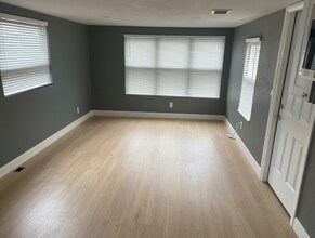 11416 US-92 in Seffner, FL - Foto de edificio - Building Photo