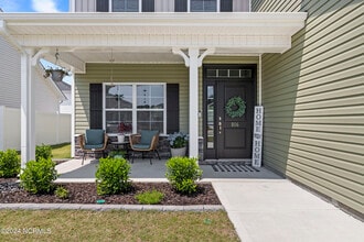 806 Washington Sq in Richlands, NC - Foto de edificio - Building Photo