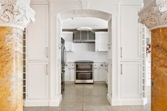 4 Charlesgate E, Unit 101 in Boston, MA - Building Photo - Building Photo