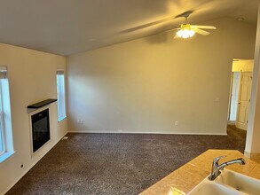 312 G St SW, Unit A in Tumwater, WA - Building Photo - Building Photo