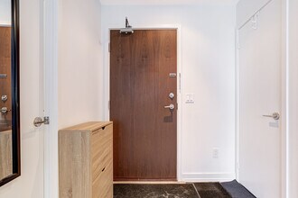 115 McMahon Dr in Toronto, ON - Building Photo - Building Photo