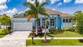 638 Manns Harbor Dr in Apollo Beach, FL - Building Photo