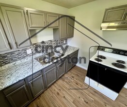 6118 Stover Ave in Cincinnati, OH - Building Photo - Building Photo