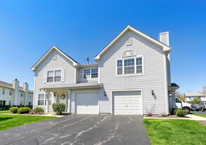 2544 Dickens Dr in Aurora, IL - Building Photo