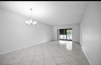 7501 Trent Dr in Tamarac, FL - Building Photo - Building Photo