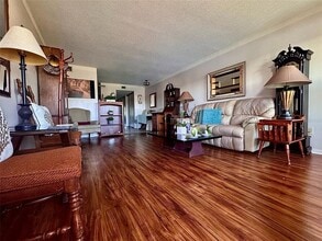 6400 46th Ave N in Kenneth City, FL - Building Photo - Building Photo