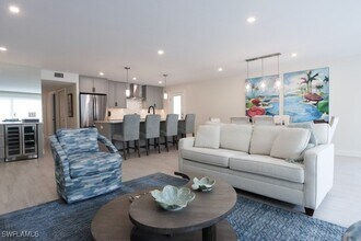 2850 Gulf Shore Blvd N in Naples, FL - Building Photo - Building Photo