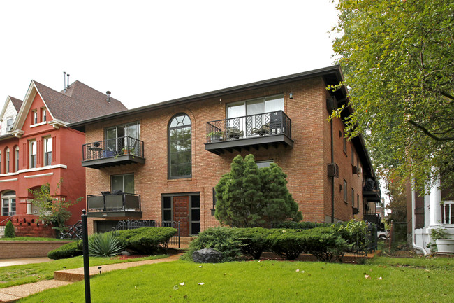 4236 W Pine Blvd in St. Louis, MO - Foto de edificio - Building Photo