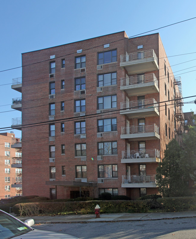 50 Yonkers Ter in Yonkers, NY - Building Photo - Building Photo