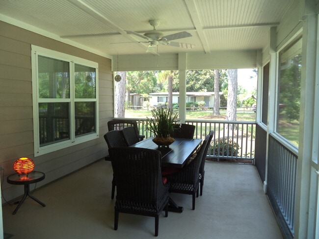 208 Tennessee Dr in Mexico Beach, FL - Foto de edificio - Building Photo