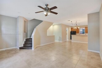 1033 NE 17th Way, Unit 805 in Fort Lauderdale, FL - Building Photo - Building Photo