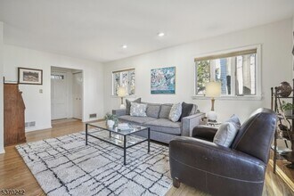 121 Squire Hill Rd in Montclair, NJ - Building Photo - Building Photo