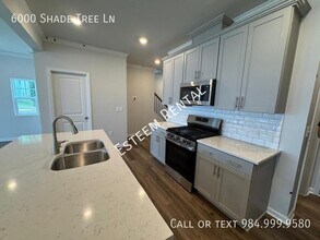 6000 Shade Tree Ln in Durham, NC - Building Photo - Building Photo