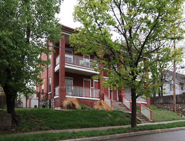 708-710 E 26th St in Kansas City, MO - Foto de edificio - Building Photo