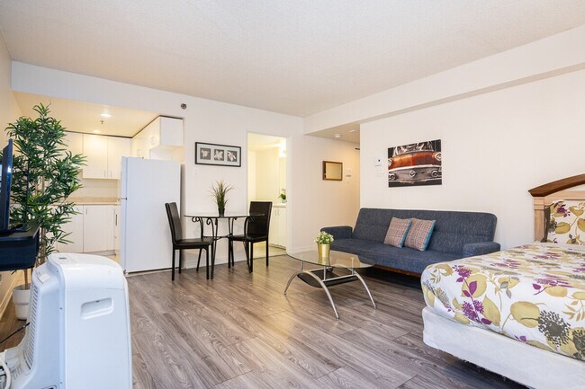 67 Rue Charlotte in Montréal, QC - Building Photo - Building Photo