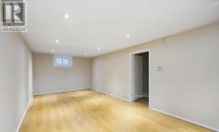 135 Allenby Ave in Toronto, ON - Building Photo - Building Photo