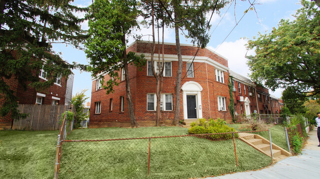 4714 New Hampshire Ave NW in Washington, DC - Building Photo - Building Photo