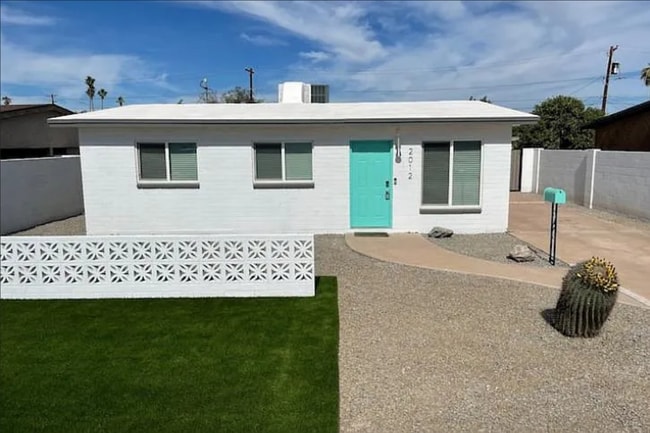 property at 2012 E Howe Ave