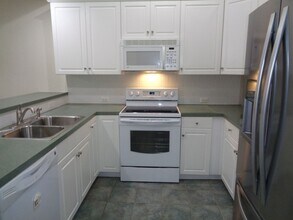 504 Pelican Ln in Clemmons, NC - Building Photo - Building Photo