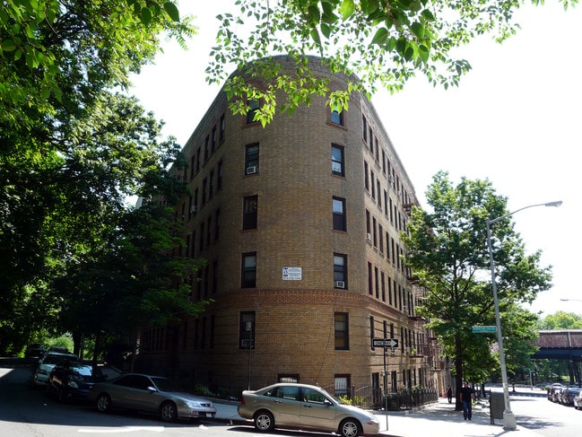 4652 Manhattan College Pky