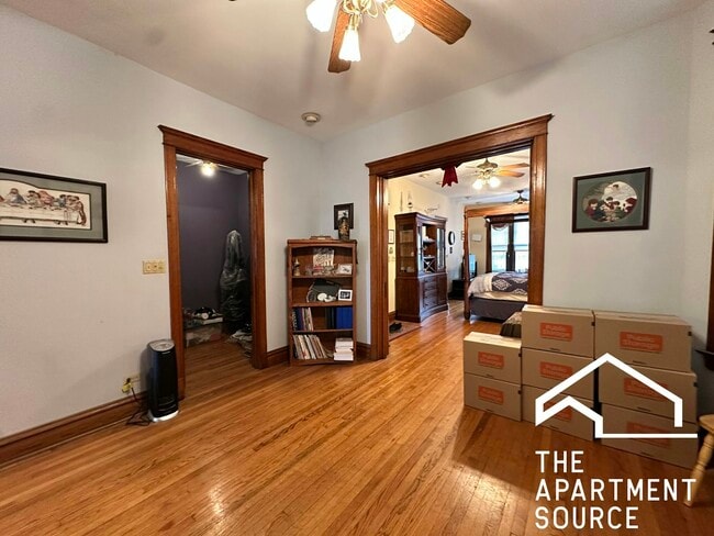 property at 5046 N Clark St