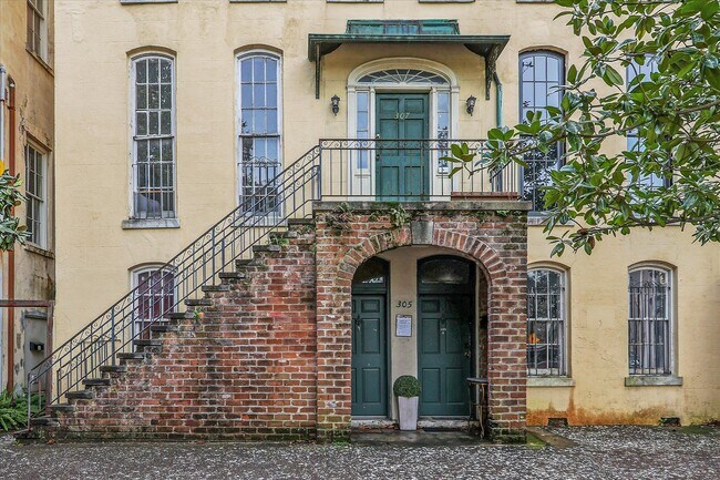305 E Liberty St, Unit 305-B in Savannah, GA - Building Photo - Building Photo