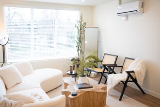 SoTro Apartments in Salt Lake City, UT - Foto de edificio - Building Photo