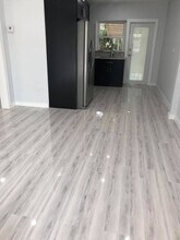 634 SE 4th Pl in Hialeah, FL - Foto de edificio - Building Photo