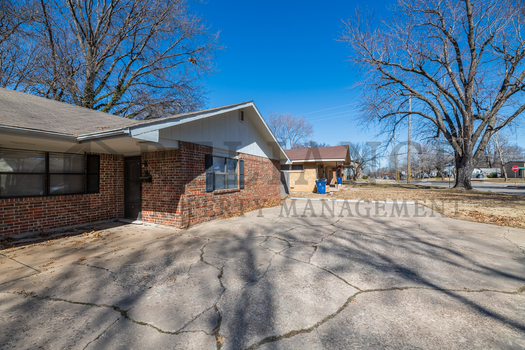 1817 S Glendale St in Wichita, KS - Building Photo