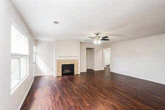7223 Fox Scene Dr in Humble, TX - Building Photo - Building Photo