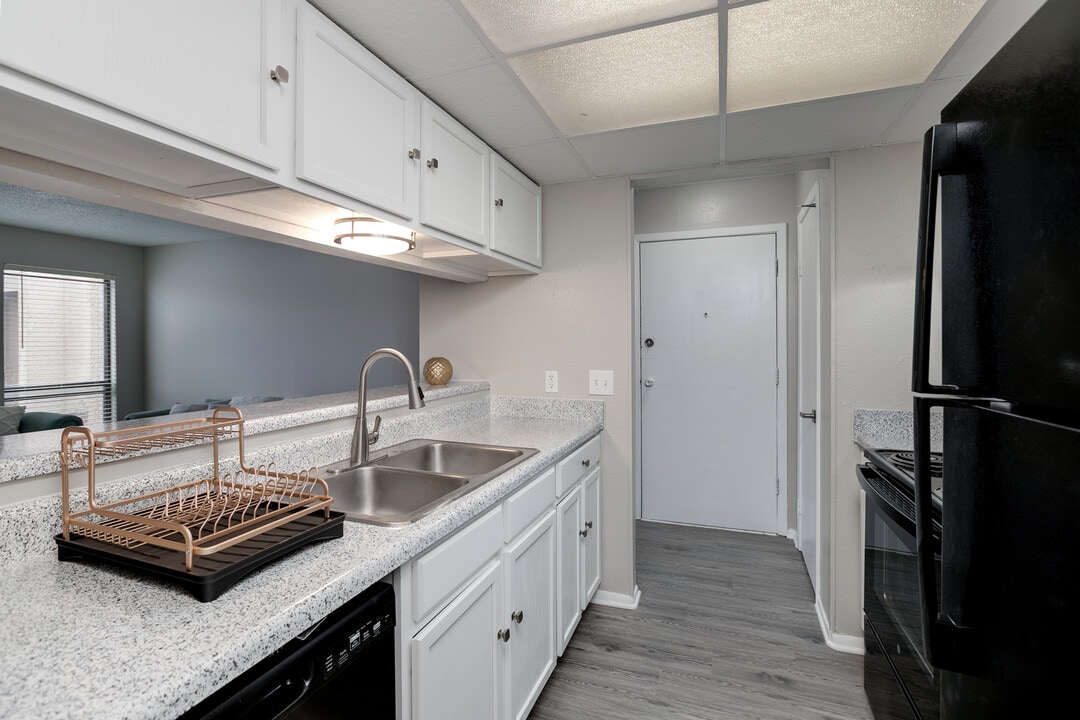 Horizons East in Wichita, KS - Building Photo
