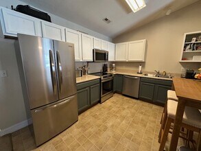 740 High Point Way, Unit High Point Way in Knoxville, TN - Foto de edificio - Building Photo
