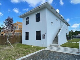1063 NW 31st St in Miami, FL - Building Photo