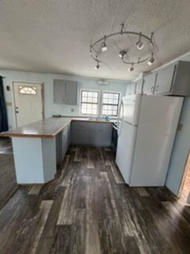 property at 7670 E 280 N