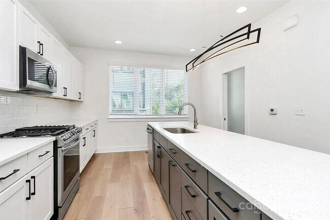 1919 W Trade St in Charlotte, NC - Building Photo - Building Photo