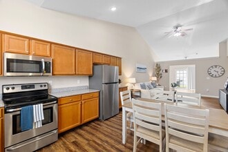 Redwood New Albany in New Albany, OH - Building Photo - Building Photo