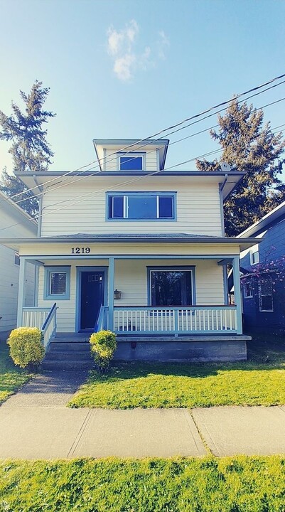 1219 S 9th St in Tacoma, WA - Building Photo