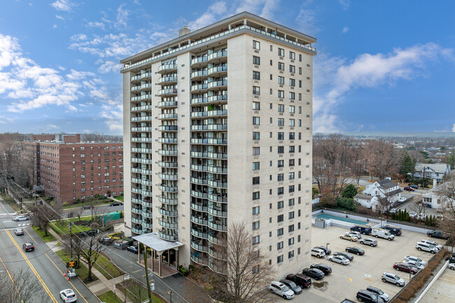 The Sherbrooke Center Co-Op in Hackensack, NJ - Building Photo - Building Photo