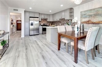 17311 Peach in Irvine, CA - Building Photo - Building Photo