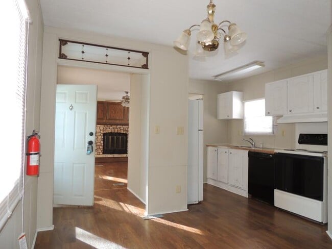 965 Weems Chapel Rd in Mosheim, TN - Building Photo - Building Photo