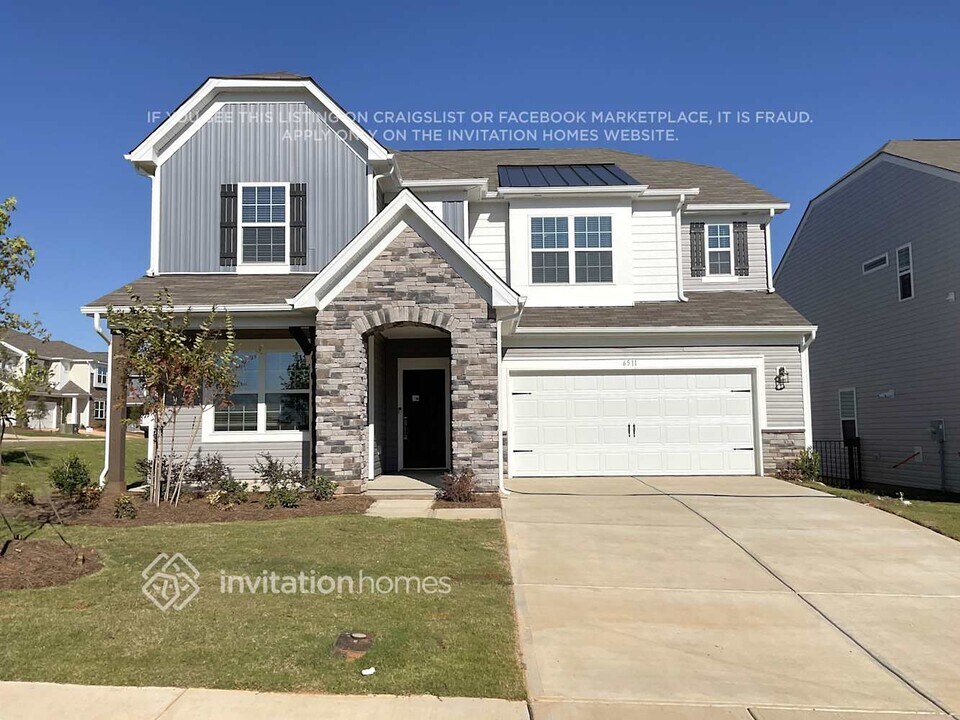 6511 Fairfax Ct in Maiden, NC - Building Photo