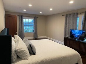 108 Dexter Rd in Newton, MA - Building Photo - Building Photo