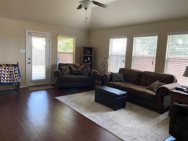 5800 Valley Haven Way in Fort Worth, TX - Building Photo - Building Photo