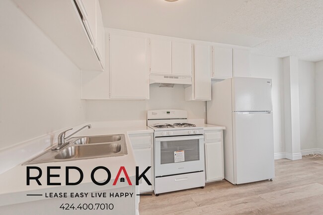 706 McDonald Ave, Unit 205 in Los Angeles, CA - Foto de edificio - Building Photo