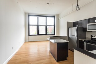 4600 Woodward Ave, Unit 401 in Detroit, MI - Building Photo