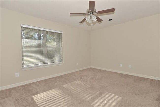 property at 81 Yewleaf Dr