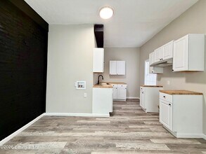 1917 W Madison St in Louisville, KY - Building Photo - Building Photo