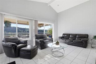 2142 Iron Club Dr, Unit Apt 5 in La Verne, CA - Building Photo