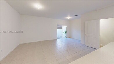 12875 SW 243rd Terrace in Princeton, FL - Building Photo - Building Photo