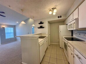 2212 Grand Cayman Ct, Unit 1633 in Kissimmee, FL - Building Photo - Building Photo